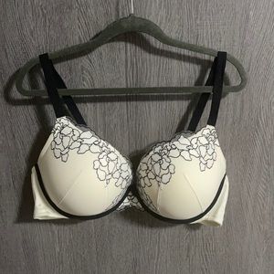 WHITE & BLACK EMBROIDERED PUSH-UP PLUNGE BRA